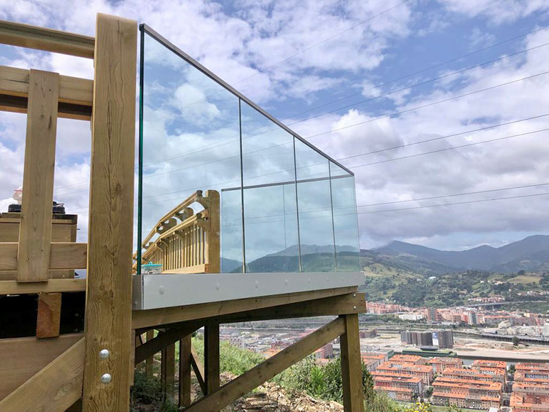 Mirador cristal pasarela Enekuri